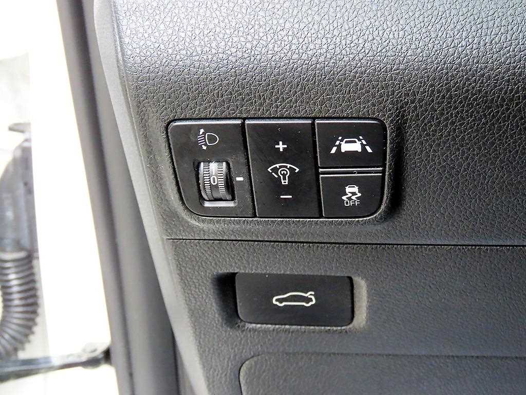 Kia K5 — photo 12