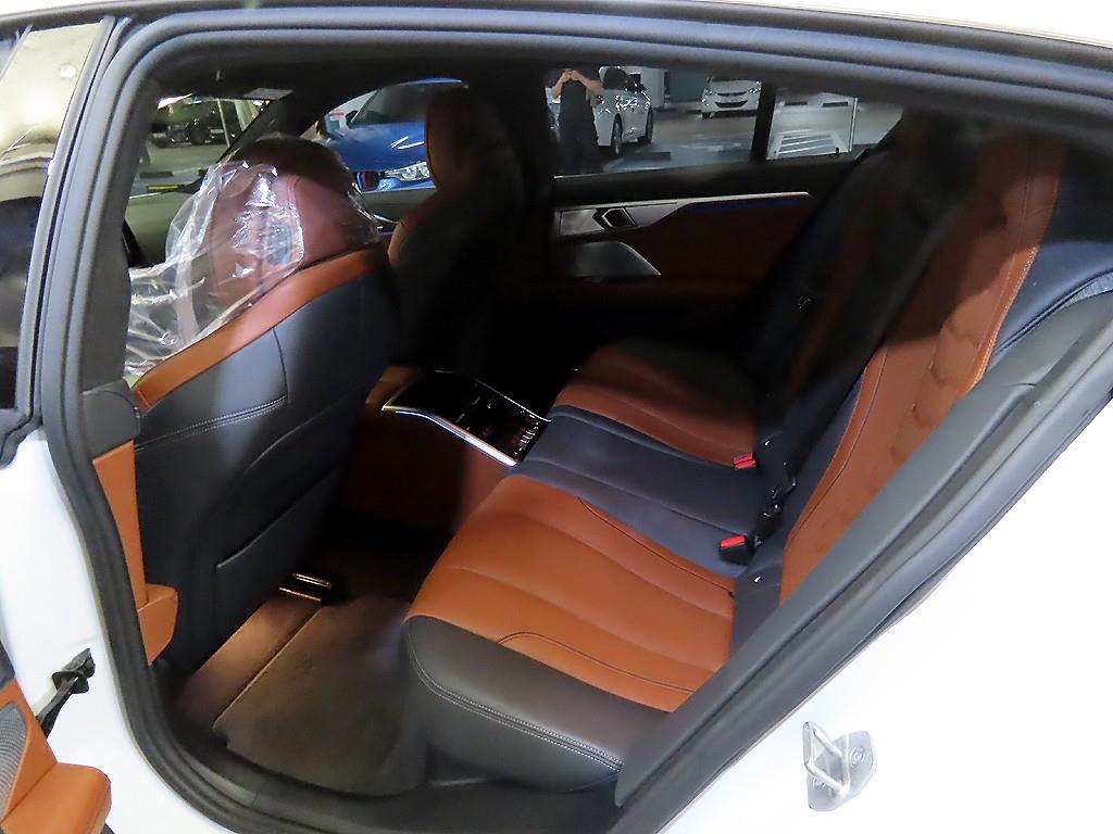 BMW 8-Series — photo 07