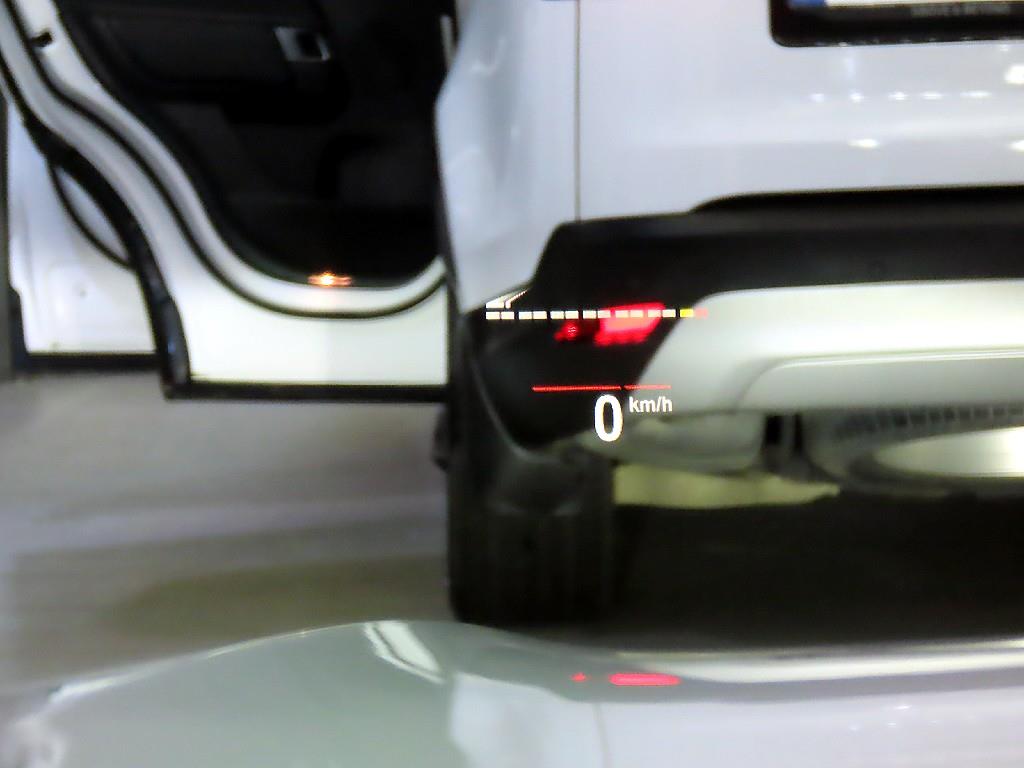 BMW 8-Series — photo 15