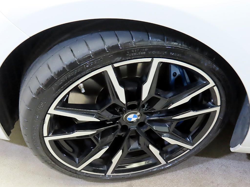 BMW 8-Series — photo 20