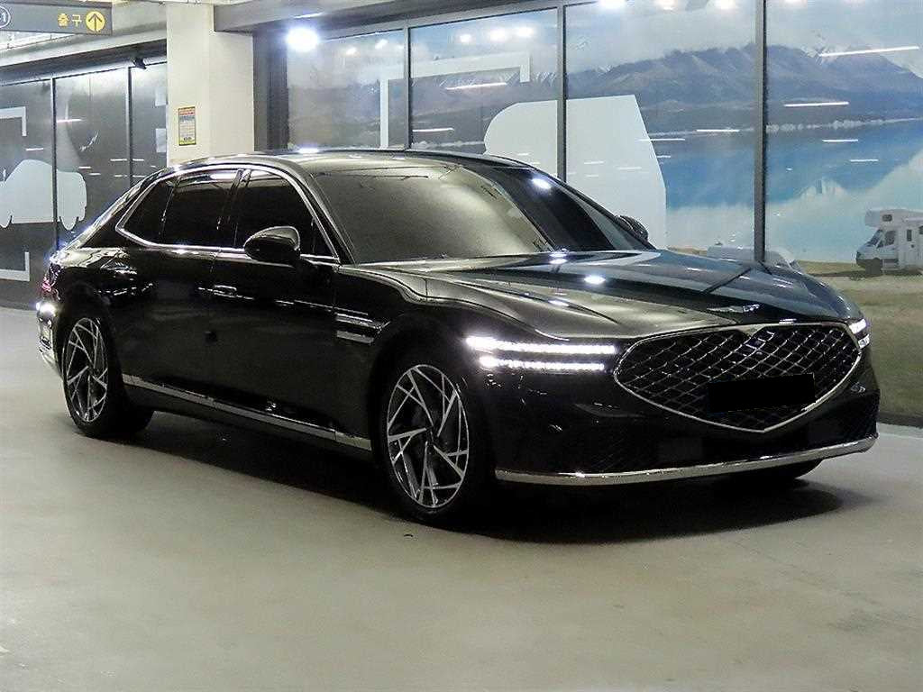 Genesis G90 — photo 01