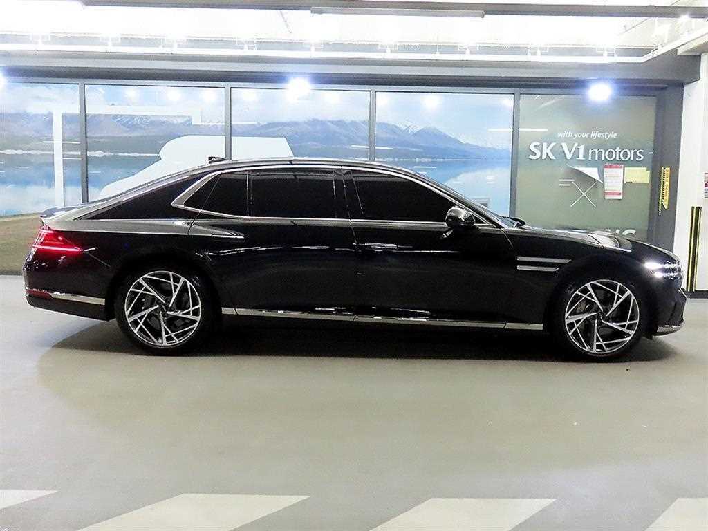 Genesis G90 — photo 03
