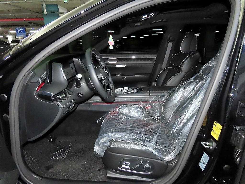 Genesis G90 — photo 06