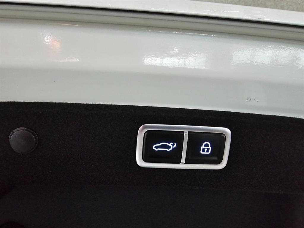Hyundai Grandeur — photo 19