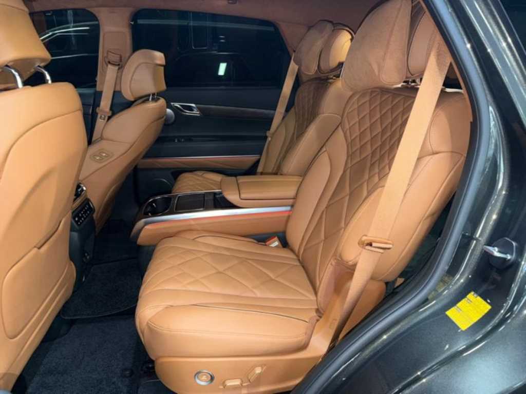 Genesis GV80 — photo 07