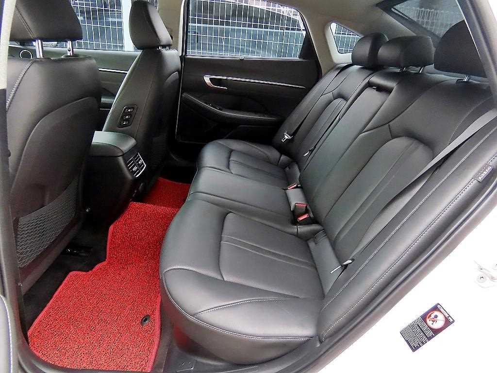 Hyundai Sonata — photo 06