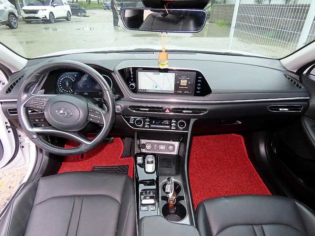 Hyundai Sonata — photo 07