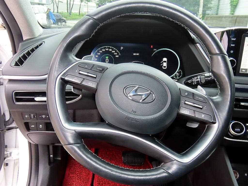Hyundai Sonata — photo 08