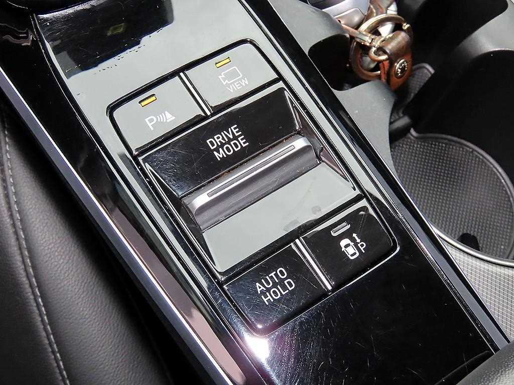 Hyundai Sonata — photo 12