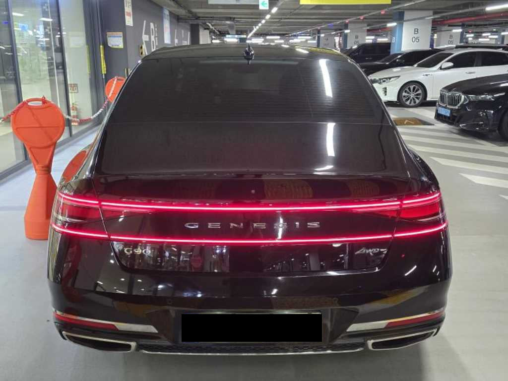 Genesis G90 — photo 05