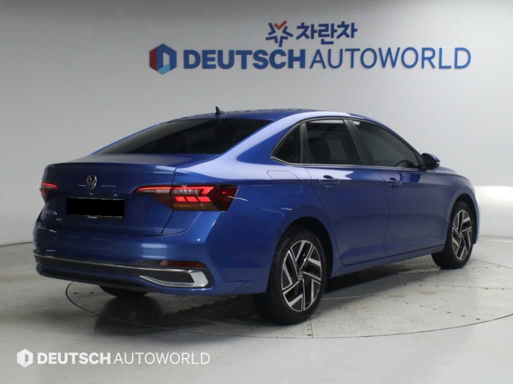 Volkswagen Jetta — photo 02