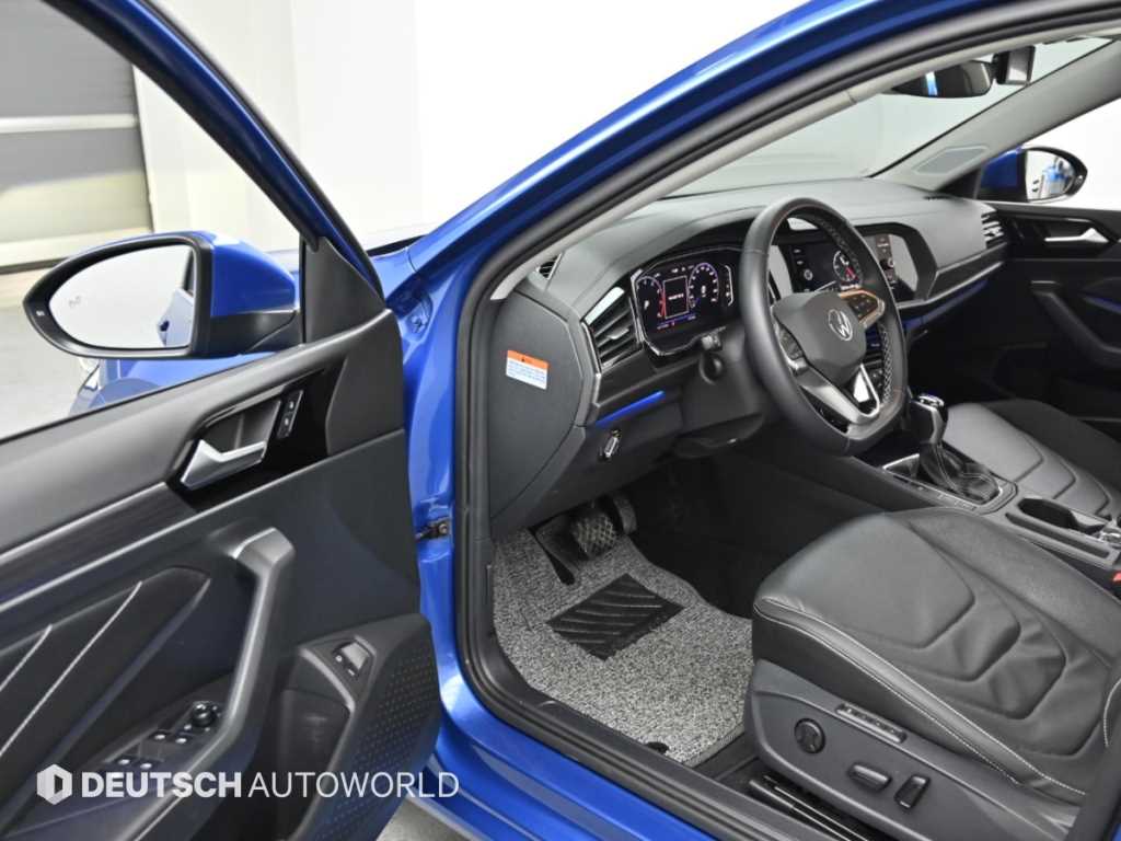 Volkswagen Jetta — photo 11