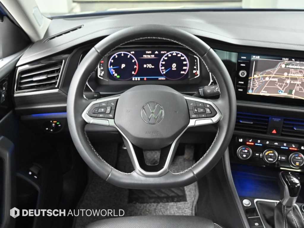 Volkswagen Jetta — photo 13