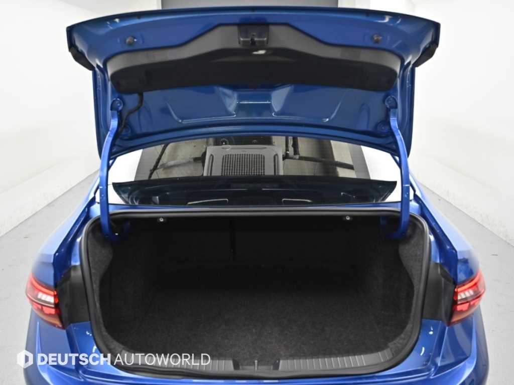 Volkswagen Jetta — photo 19