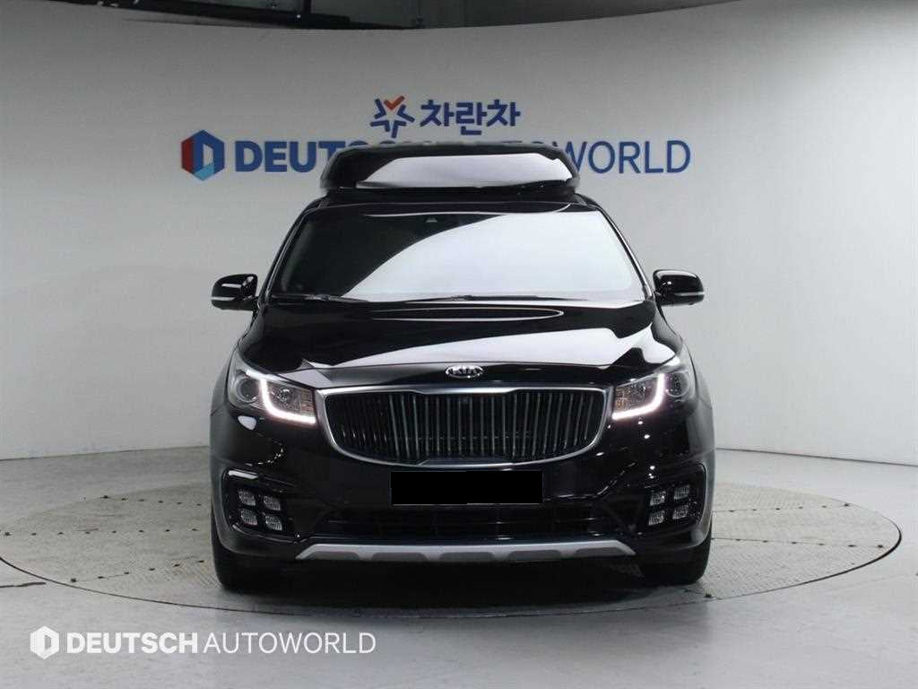Kia Carnival — photo 03