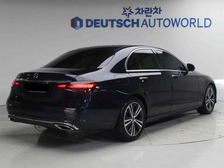 Mercedes-Benz E-Class — photo 02