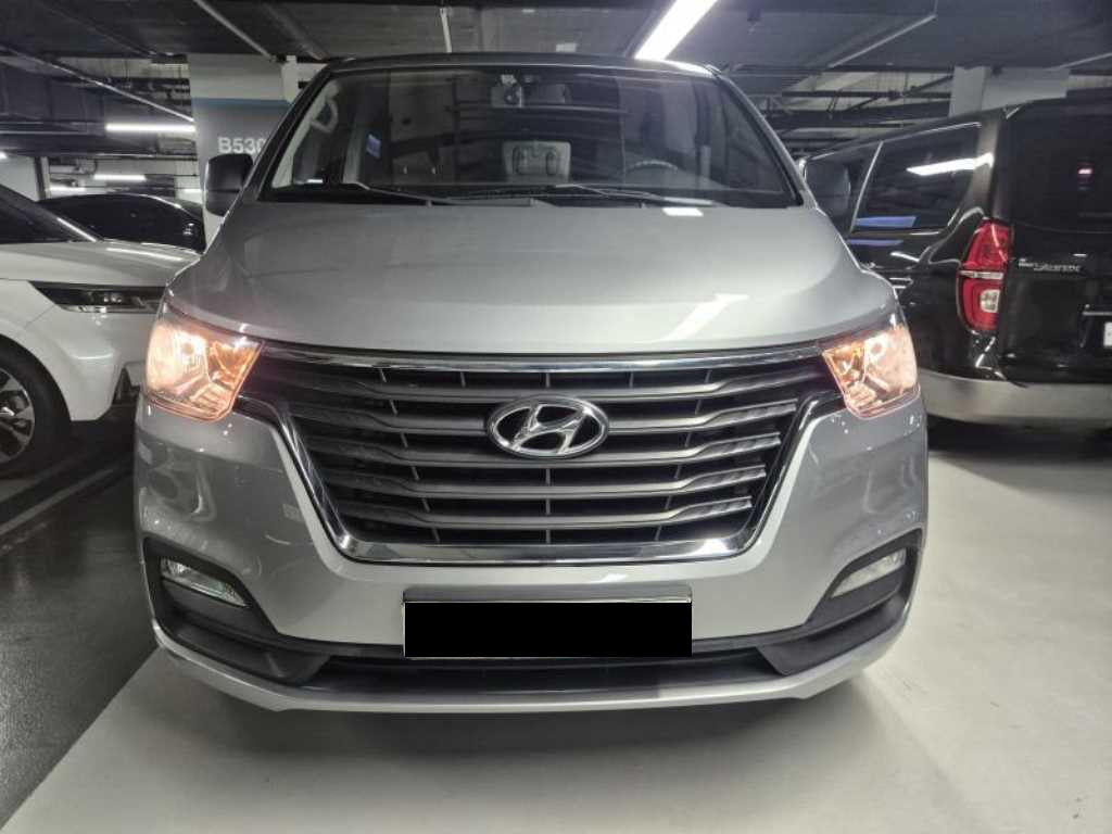 Hyundai Starex — photo 01