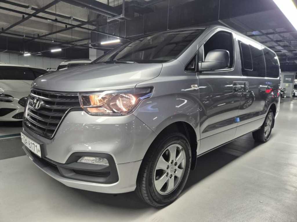 Hyundai Starex — photo 02