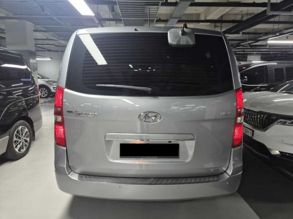 Hyundai Starex — photo 03