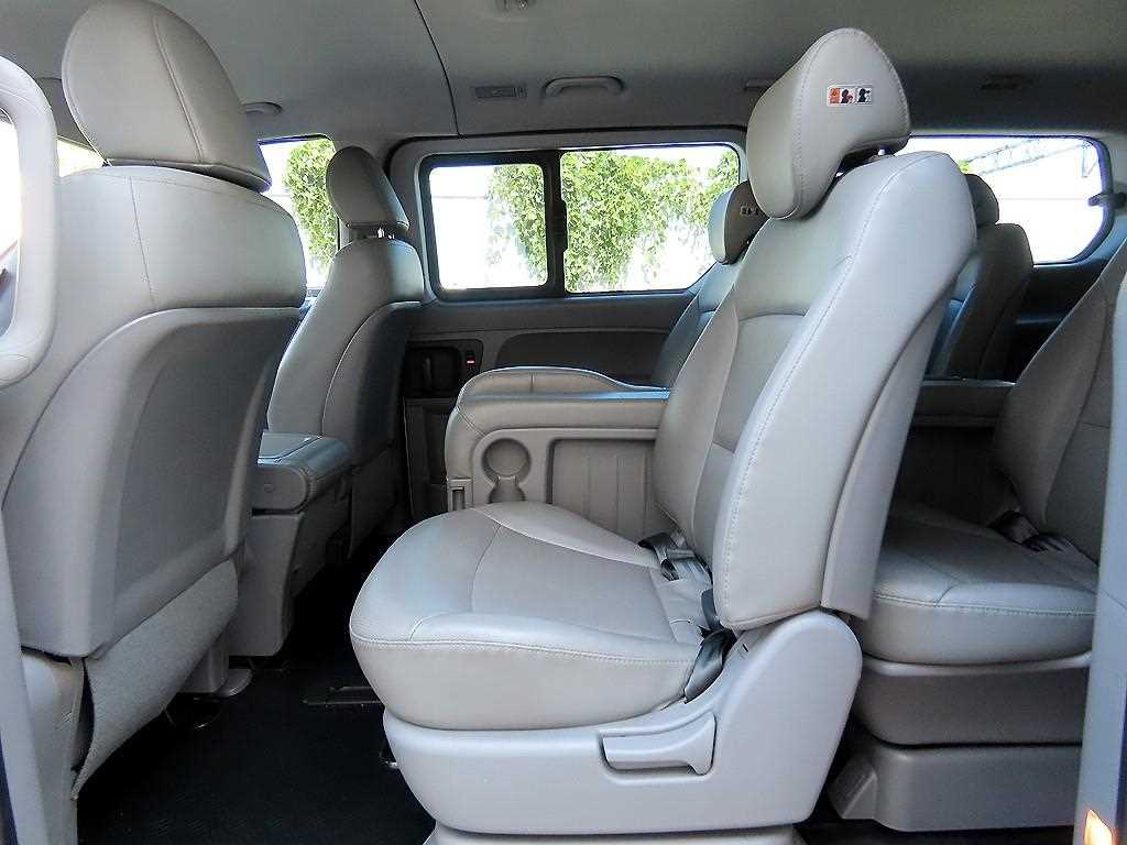 Hyundai Starex — photo 06