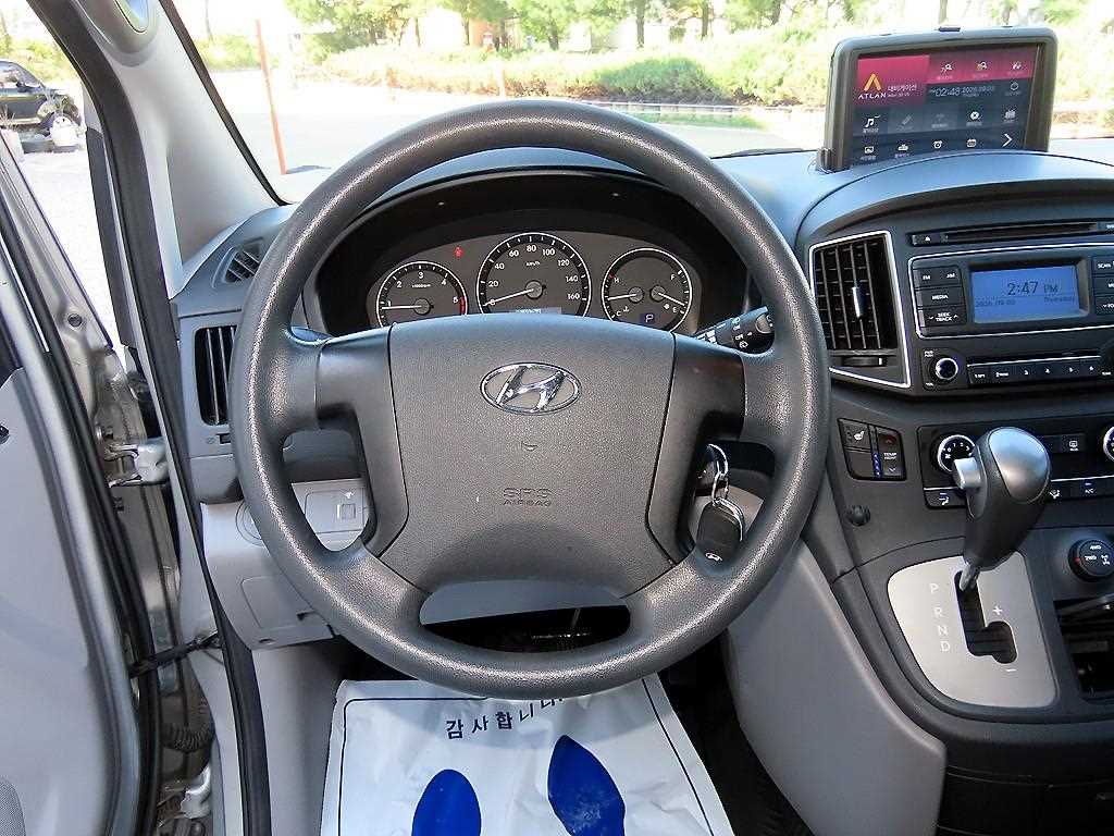 Hyundai Starex — photo 09
