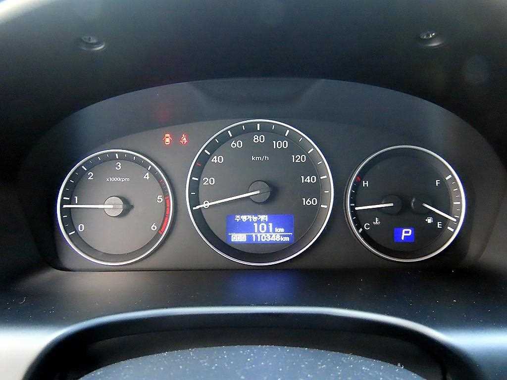 Hyundai Starex — photo 10