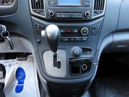 Hyundai Starex — photo 11