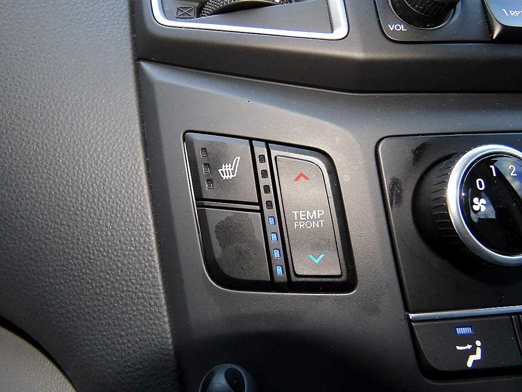 Hyundai Starex — photo 14