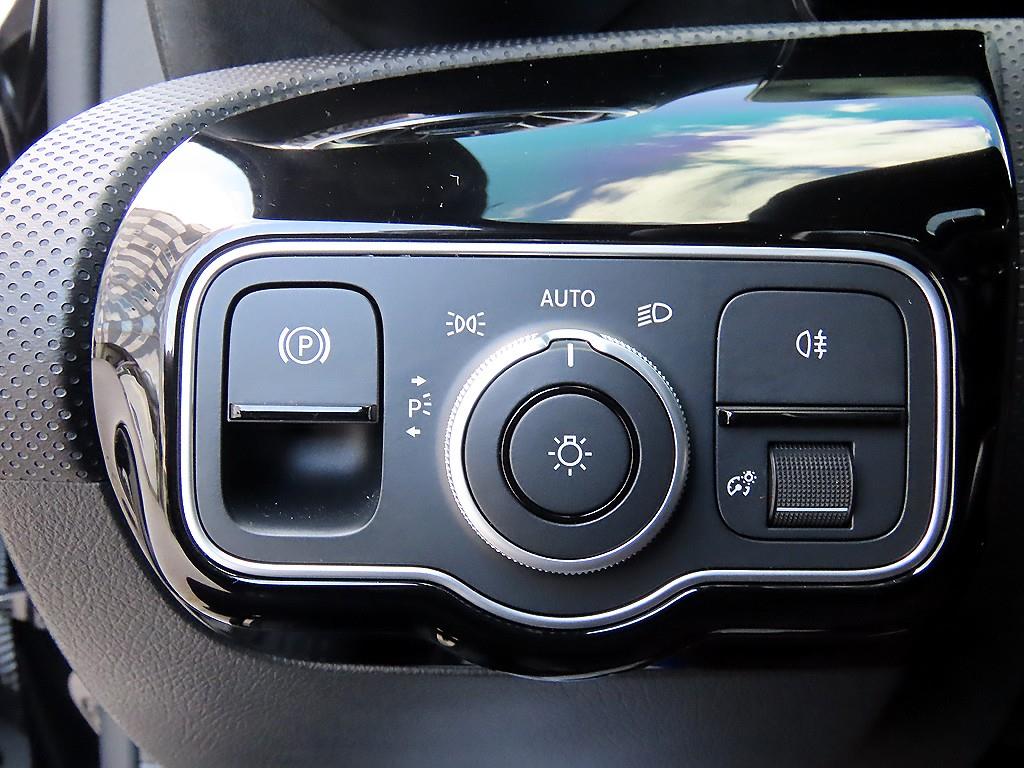 Mercedes-Benz A-Class — photo 12