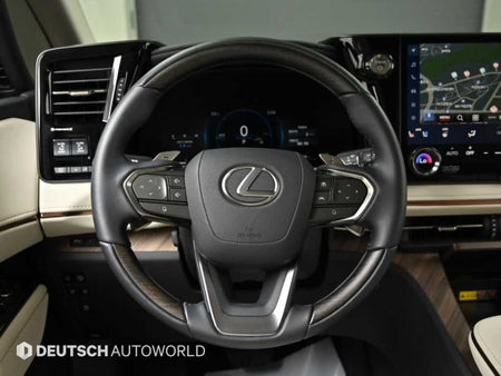 Lexus LM — photo 13