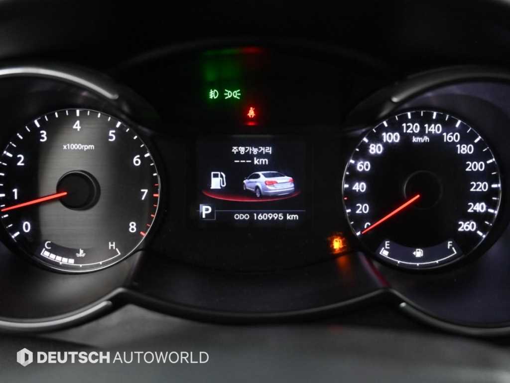 Kia K7 — photo 09