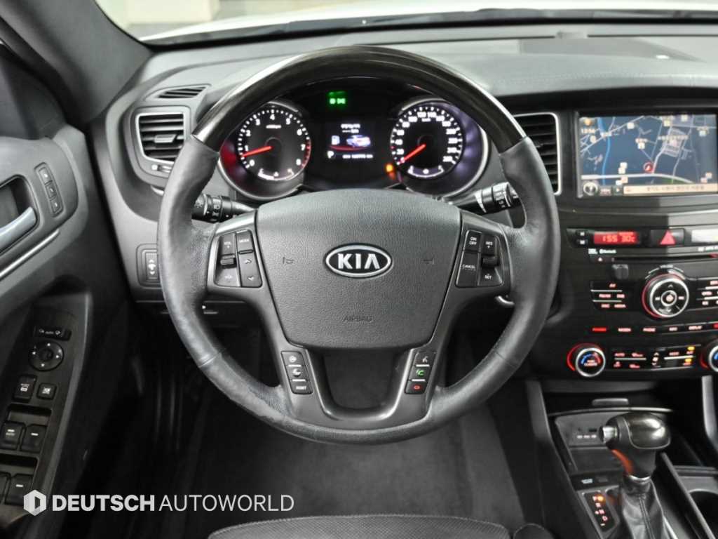 Kia K7 — photo 15