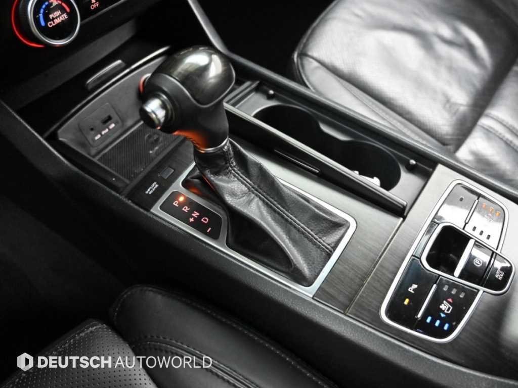 Kia K7 — photo 18
