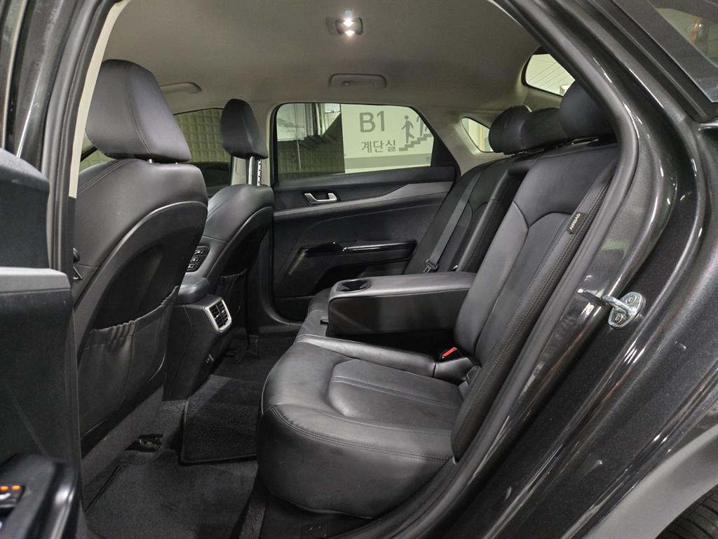 Kia K5 — photo 07