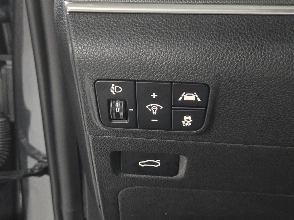 Kia K5 — photo 16