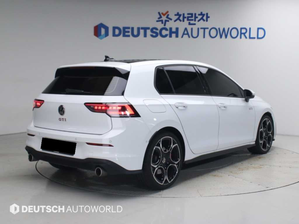 Volkswagen Golf — photo 02