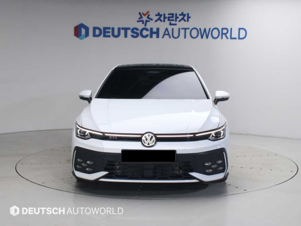 Volkswagen Golf — photo 03
