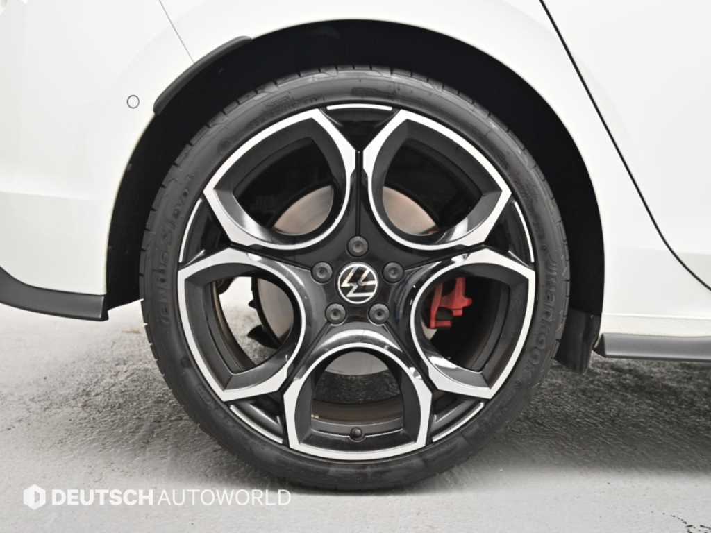 Volkswagen Golf — photo 05