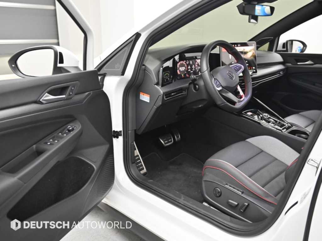 Volkswagen Golf — photo 11