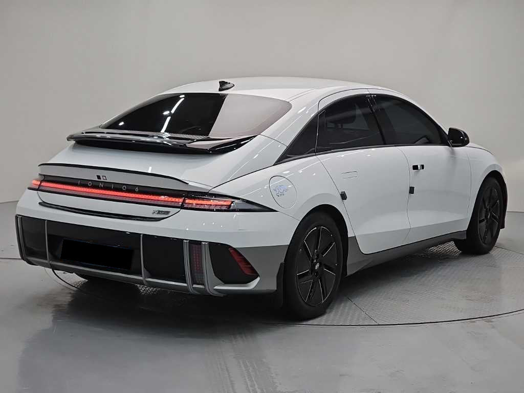 Hyundai Ioniq6 — photo 04