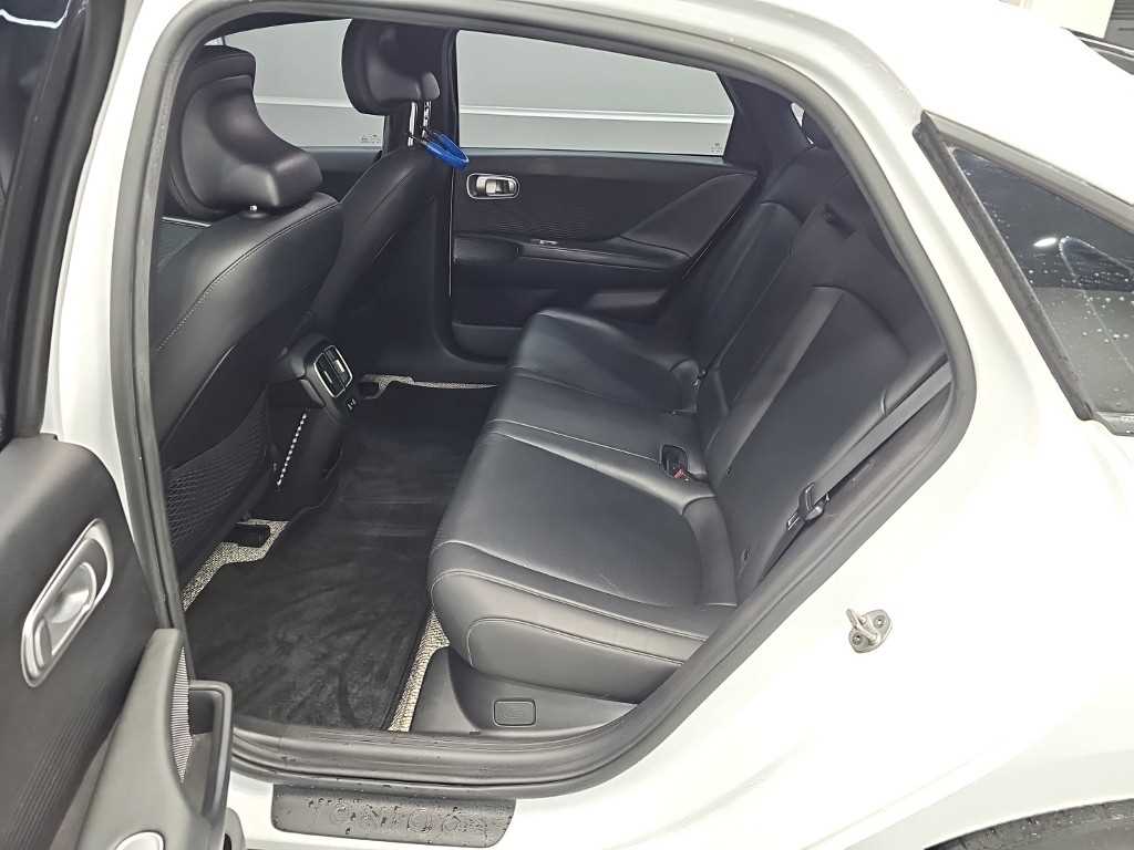 Hyundai Ioniq6 — photo 12