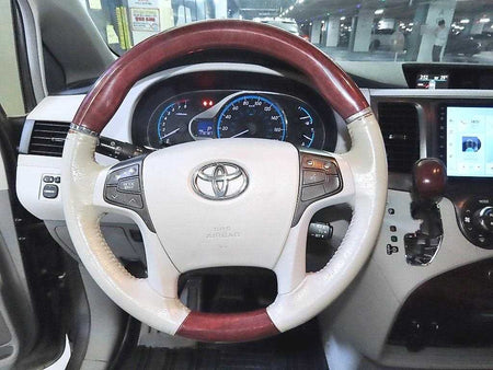 Toyota Sienna — photo 08