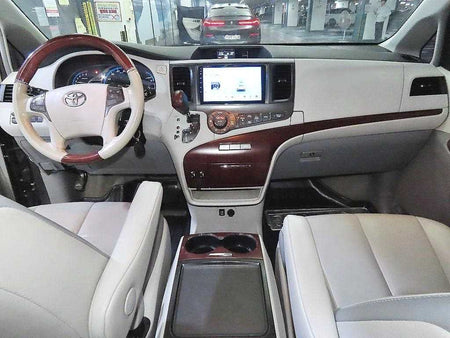 Toyota Sienna — photo 10