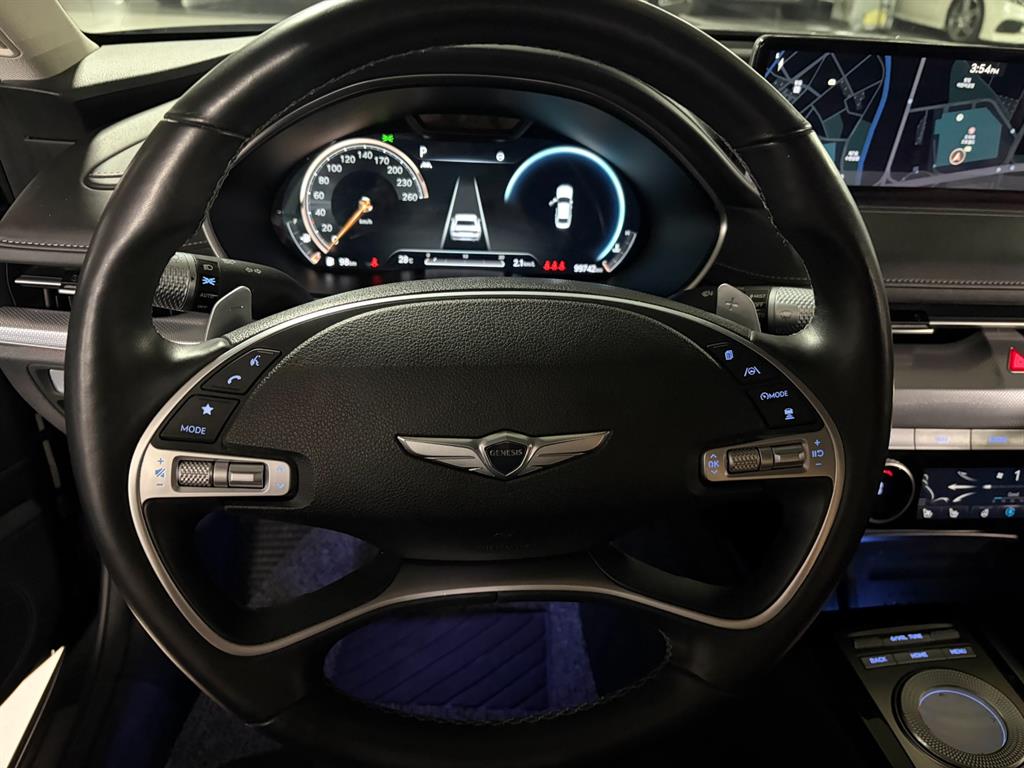 Genesis G80 — photo 08