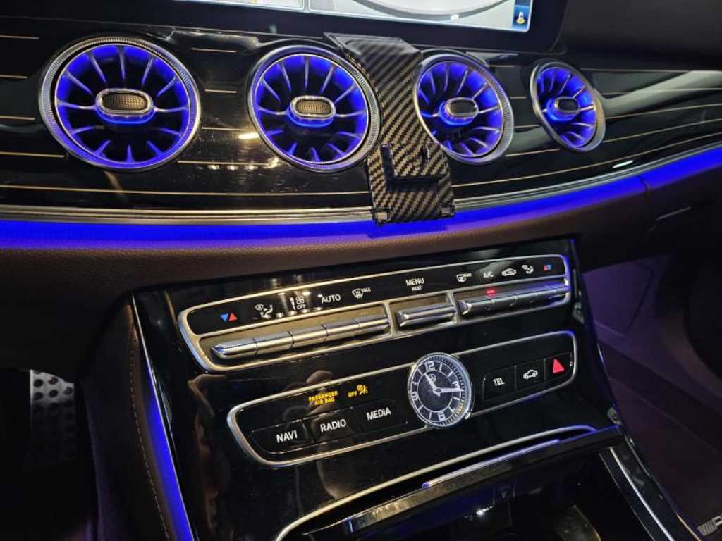 Mercedes-Benz CLS-Class — photo 12