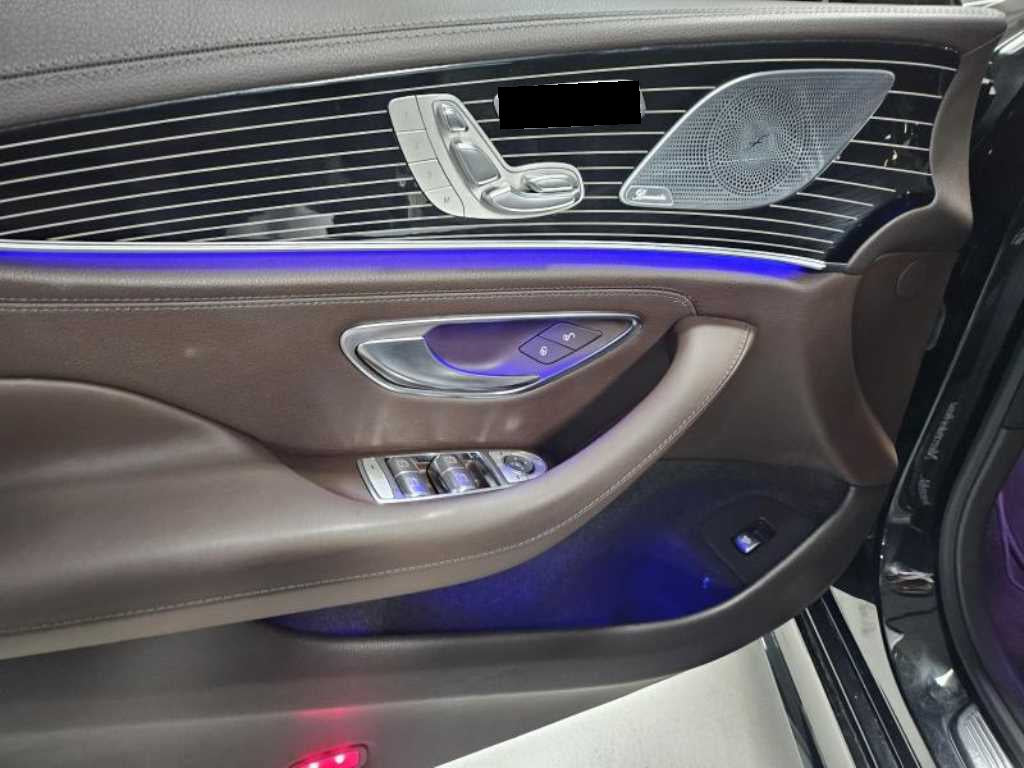 Mercedes-Benz CLS-Class — photo 14