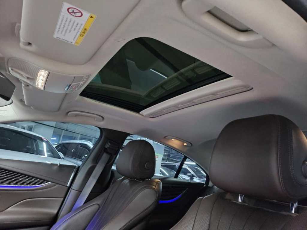 Mercedes-Benz CLS-Class — photo 16