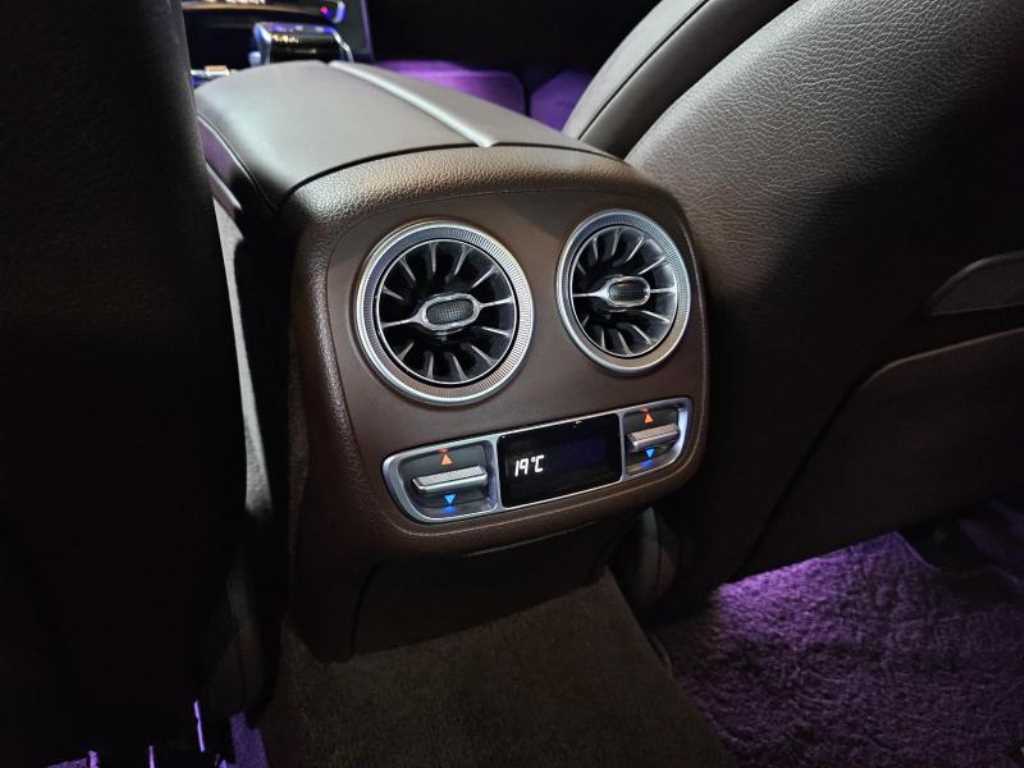 Mercedes-Benz CLS-Class — photo 17