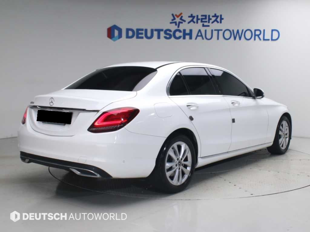 Mercedes-Benz C-Class — photo 02