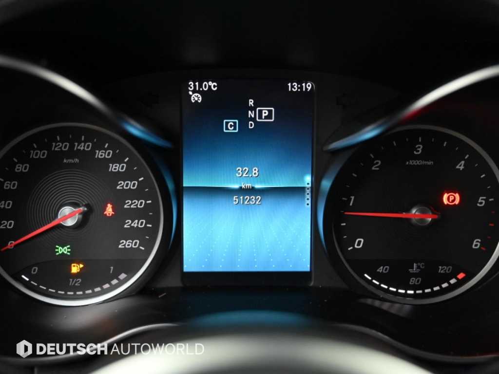 Mercedes-Benz C-Class — photo 08